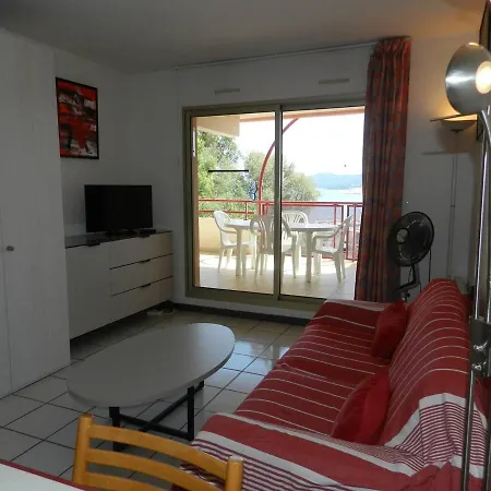 Le Lavandou, 3 Pieces, 6 Personnes - Fr-1-713-50 Apartment